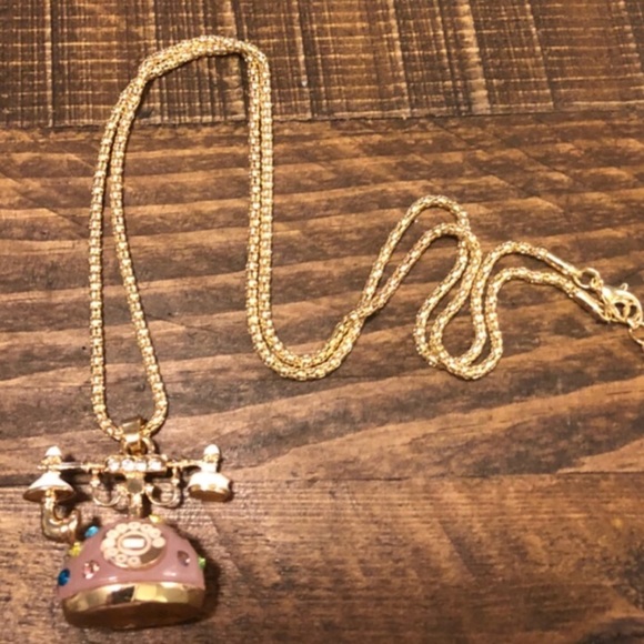 Antique Pink Phone Necklace - Picture 4 of 4